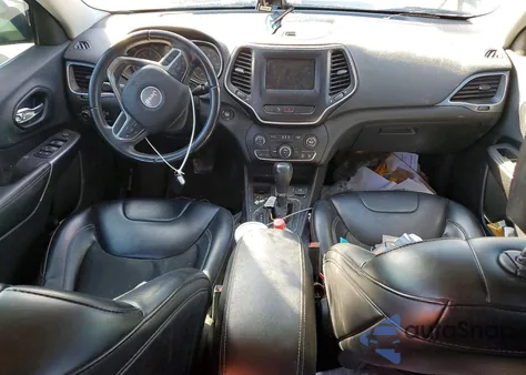 2019 Jeep Cherokee Latitude Plus z USA, uszkodzony, nr VIN 1C4PJLLB2KD395921